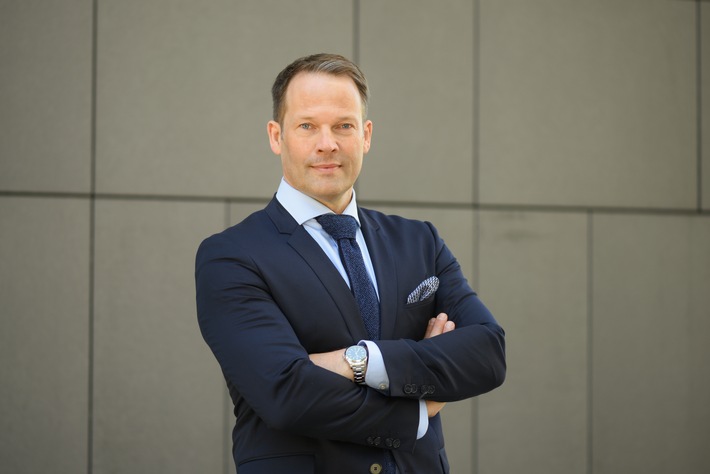 „Wir schießen mindestens ein Tor mehr als der Gegner“ / Drei Fragen an den Verhandlungsexperten Adrian Brandis (FOTO)
