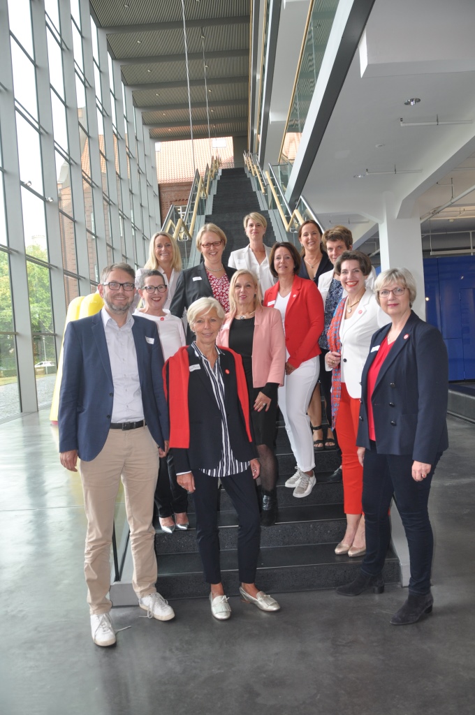 Managerinnen OWL rücken die Digitalisierung im Management in den Fokus
