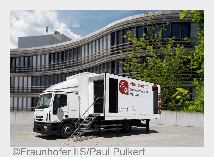 Das Mittelstand 4.0-Mobil bei Production@TUM: Mensch und Roboter in der Industrie 4.0 Das Mittelstand 4.0-Mobil bei Production@TUM: Mensch und Roboter in der Industrie 4.0