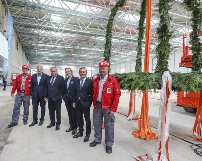 Messe Düsseldorf feiert Richtfest der Neuen Messe Süd