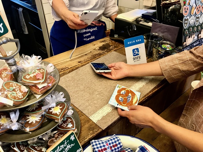 Kulturvermittlung per App: Alipay startet Chinesischen „Travel Guide“ für den Münchner Viktualienmarkt (FOTO)