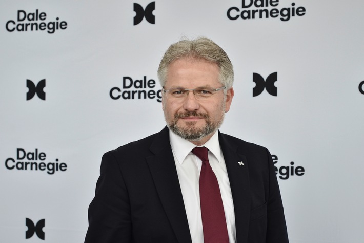 Dale Carnegie Deutschland: 65 Jahre Erfolg durch Bildung (FOTO)