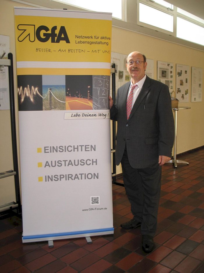 Gedächtniscoach Roland Geisselhart begeistert seine Zuhörer in der Gesellschaft für Arbeitsmethodik e.V.