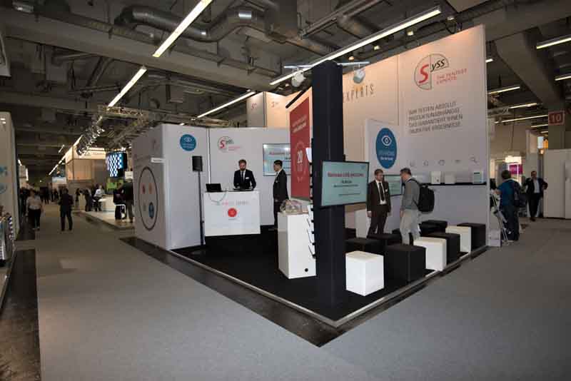 Modulares und variables Messe-Design: spirit of event entwickelt Auftritt für SySS