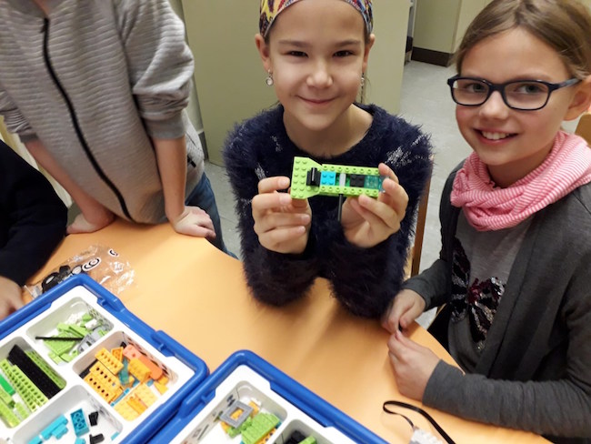 Weihnachtsspende an Grundschule Diesterwegstraße