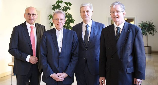 Kopieren gestattet: Lehrer können Presseerzeugnisse weiterhin für den Schulunterricht nutzen (FOTO)