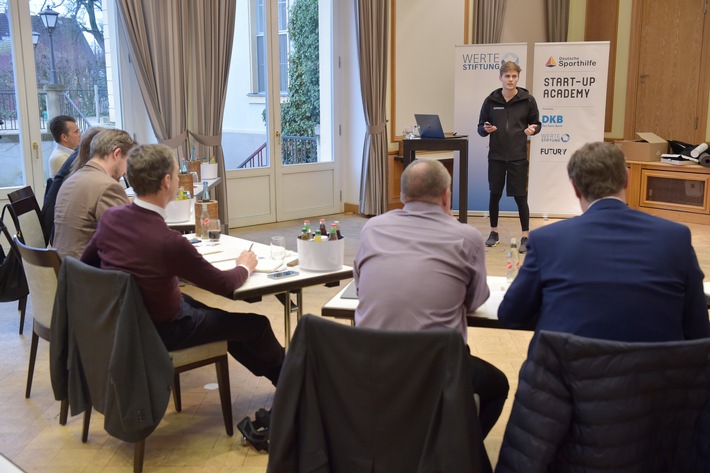 Kanute Florian Breuer mit erstmals vergebener Gründerprämie für sein Start-up „Das Workout“ ausgezeichnet (FOTO)