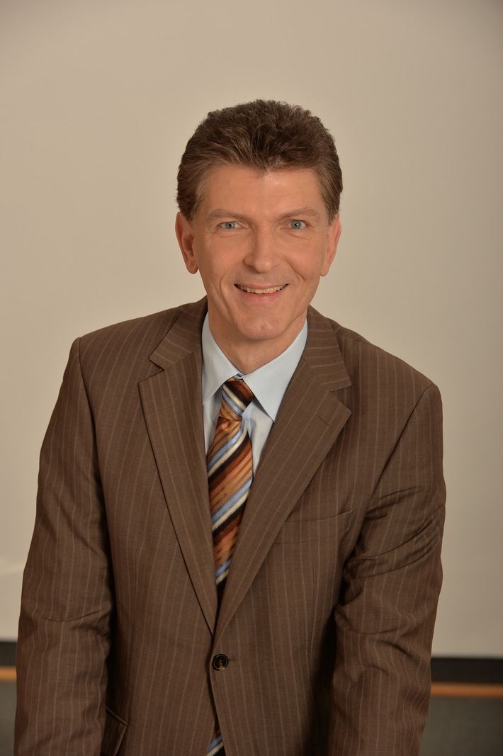 Professor Gerhard Waschler: Die Schulpflicht gilt für alle Schüler – Bevorzugung bei einer bestimmten politischen Meinung gibt es nicht (FOTO)