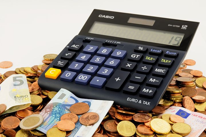 Kreditvergleich: Wer Kredite vergleicht, spart viel Geld