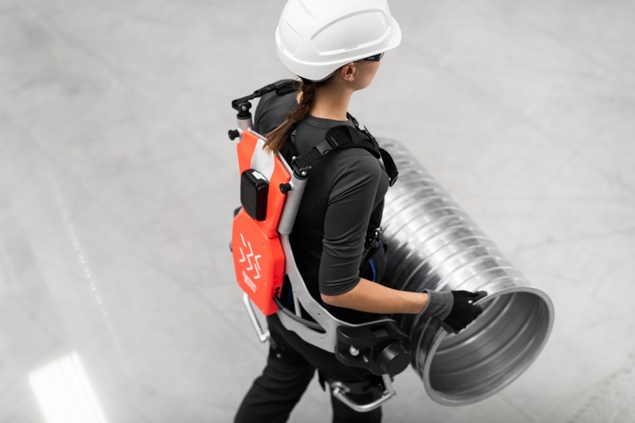 Hannover Messe: German Bionic präsentiert erstes Roboter-Exoskelett für das industrielle IoT (FOTO)