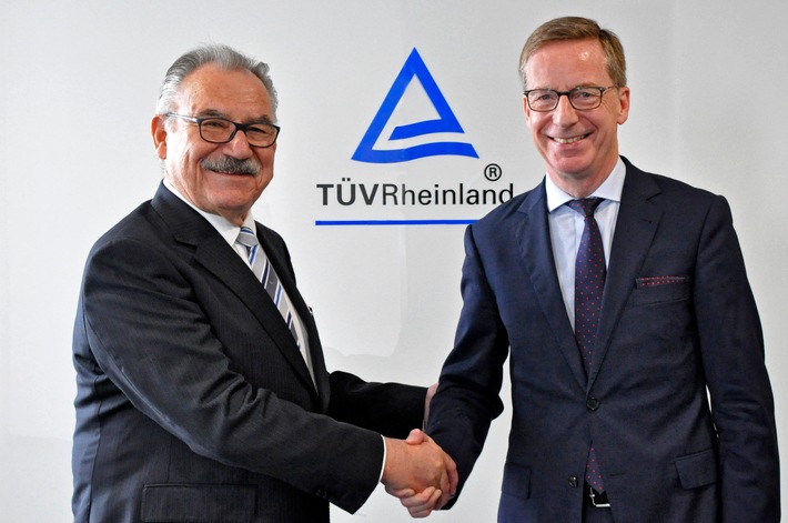 TÜV Rheinland: Prof. Braun regelt Nachfolge – Prof. Hüther neuer Aufsichtsratsvorsitzender der TÜV Rheinland AG (FOTO)