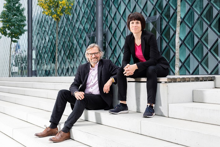 Erfolgreicher Exit für parlamind: Berliner Start-up für Künstliche Intelligenz mit neuem Partner auf Wachstumskurs (FOTO)
