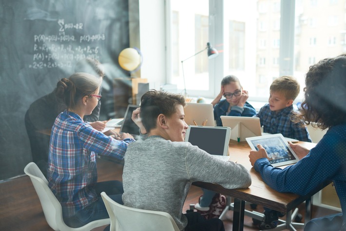 Digitalisierung für Alle: Santander bietet Eltern eine 0% Finanzierung für das iPad im Unterricht (FOTO)