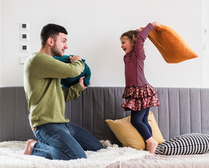 Eltern in Not: Wer betreut mein Kind? / Alternative Babysitting – die besten Tipps und Tricks (FOTO)