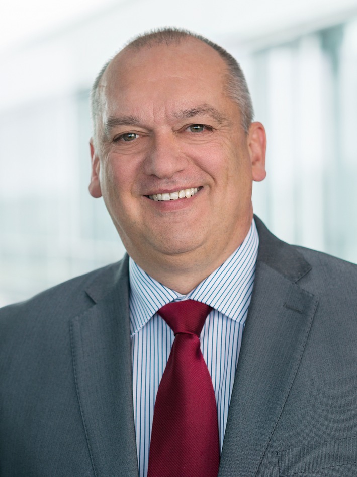 Joachim Secker zum Ehrenpräsidenten des Deutschen Factoring-Verband e.V. ernannt (FOTO)