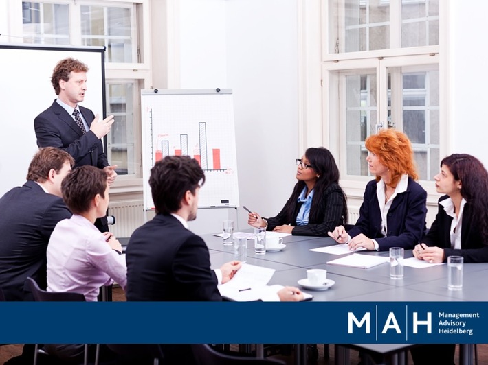 Neuer Zertifikatslehrgang „HR Manager (IHK)“ für Führungskräfte / MAH Advisory baut Angebot der Personalführung aus (FOTO)