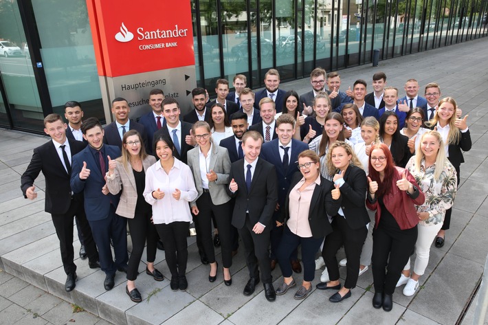 Vom Pausenhof in die Welt der Banken: Santander begrüßt neue Azubis (FOTO)