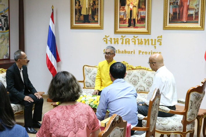 elumeo SE: Thailändische Mitarbeiter der PWK empört über falsche Aussagen des Berliner Managements / Staatsanwalt ermittelt gegen elumeo-Chef Wolfgang Boyé wegen Betrugs (FOTO)