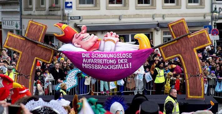 „Es stehen Entschädigungszahlungen in Höhe von einer Milliarde Euro im Raum“: ifw unterstützt Forderung nach angemessener Entschädigung der Betroffenen des kirchlichen Missbrauchsskandals (FOTO)
