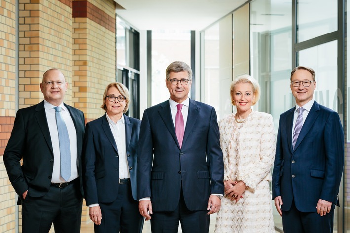 Warth& Klein Grant Thornton: Neues Vorstandsquintett nimmt Arbeit auf (FOTO)