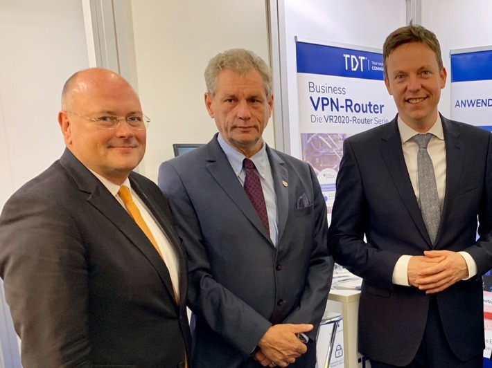 Die it-sa in Nürnberg und das Vertrauen der Deutschen in die Digitalisierung: Das Label „Made in Germany“ wird für den Erfolg der digitalen Transformation immer wichtiger (FOTO)