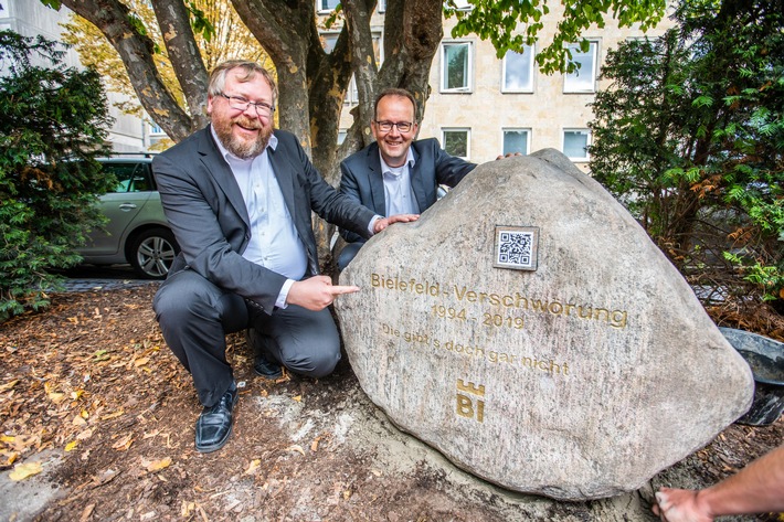 #Bielefeldmillion-Kampagne erreicht 30 Millionen Deutsche / Befragung zeigt: Stadtmarketing-Coup erlangt enorme Bekanntheitswerte / Unterschiedliche Reaktionen in Ost und West / Weltweites Medienecho (FOTO)