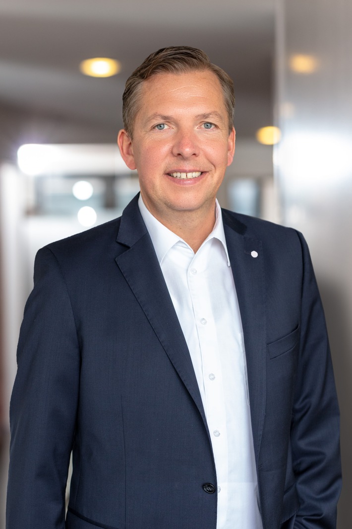 DKM: Auslandsexperte BDAE präsentiert neue internationale Krankenversicherung (FOTO)