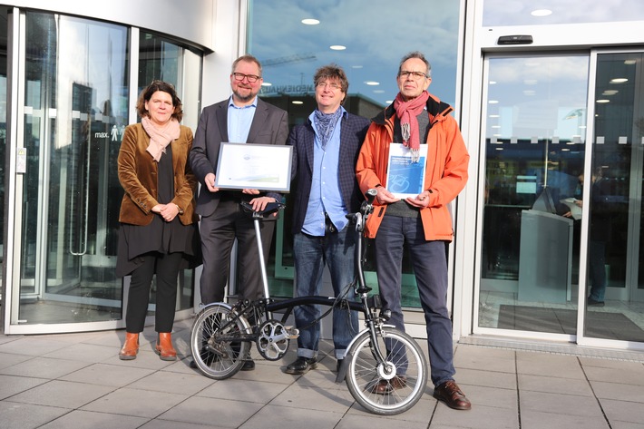 TARGOBANK als fahrradfreundlicher Arbeitgeber ausgezeichnet (FOTO)