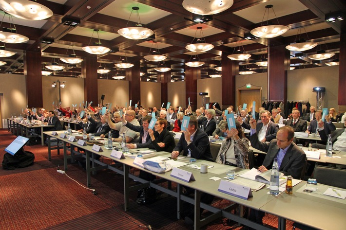 136 Millionen Euro gegen Unfälle und Berufskrankheiten – Vertreterversammlung der BG ETEM beschließt Haushalt für 2020 (FOTO)