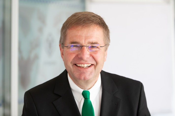 August-Wilhelm Albertübernimmt Verbandsratsvorsitz beim Verband der PSD Banken e.V. (FOTO)