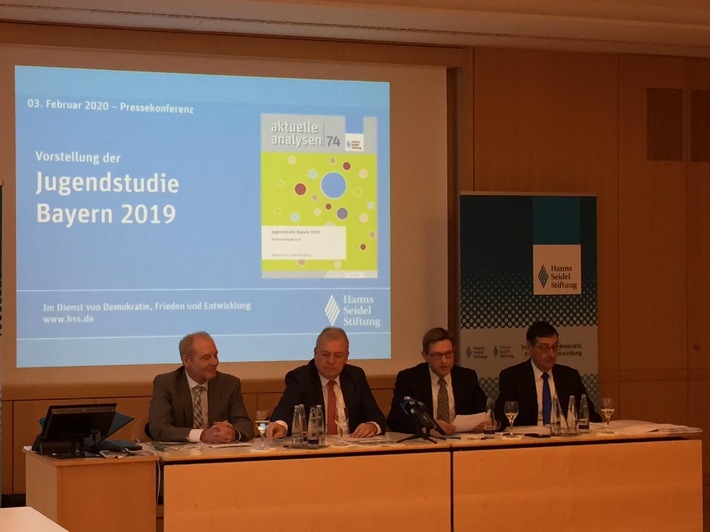 Hanns-Seidel-Stiftung stellt Ergebnisse ihrer Jugendstudie Bayern 2019 vor / Junge Menschen im Fokus (FOTO)