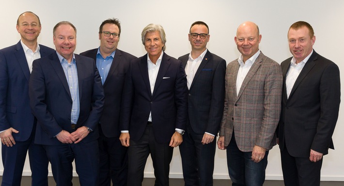 Immobilienvermittler der Banken und Bausparkassen bündeln Kompetenzen / Führende deutsche Immobilien-Maklergesellschaften gründen IVBB e.V. (FOTO)