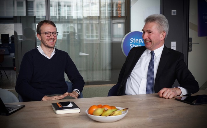 Mit KI zum richtigen Job: Wirtschafts- und Digitalminister Prof. Dr. Andreas Pinkwart besucht Jobplattform StepStone (FOTO)
