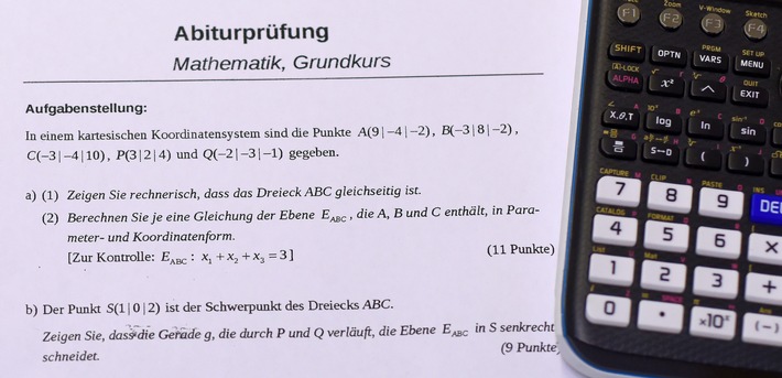 Abiturvorbereitung in der Krise: Während der Corona-Pandemie zeigen sich die Schwächen des Bildungsföderalismus und der Digitalisierung der Schulen drastisch – besonders für Abiturienten (FOTO)
