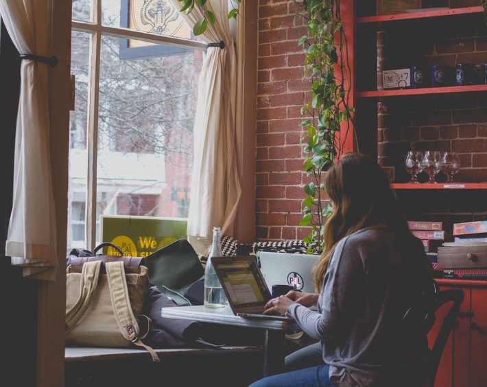 Rückengesundes Homeoffice: So geht–s! (FOTO)