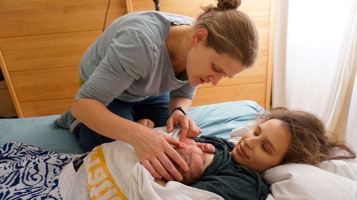 Keine leichte Geburt: „37?“-Doku über Hebammen am Limit im ZDF (FOTO)