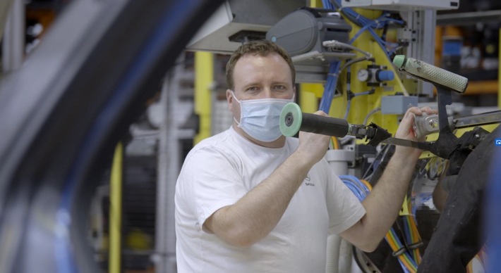 Video: Schutzmaßnahmen in der Produktion bei SKODA AUTO (FOTO)