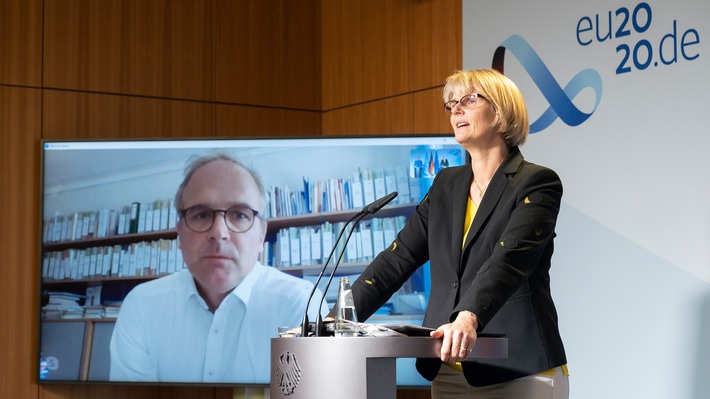 Karliczek: Wir brauchen mehr Innovation in der beruflichen Bildung (FOTO)