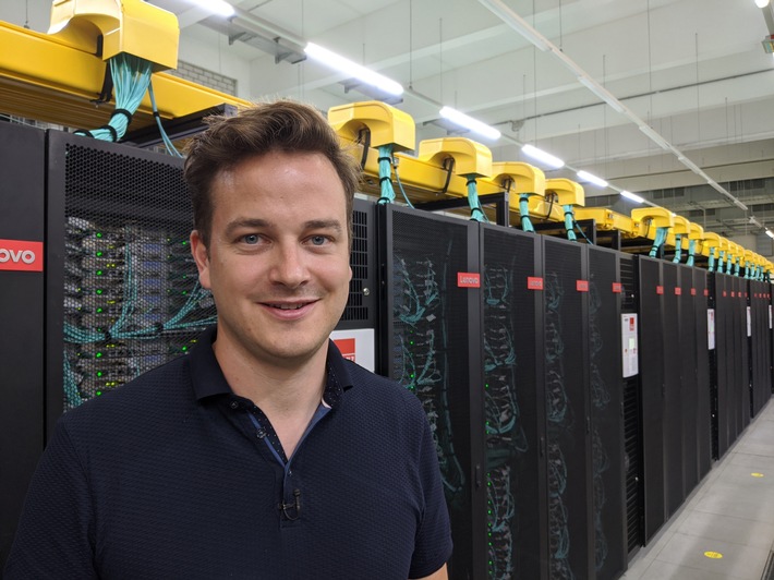Von Supercomputern, gefährlichen Keimen und den Menschen der Zukunft / Neue Staffel „ERDE AN ZUKUNFT“ (KiKA) ab 12. Juli bei KiKA (FOTO)