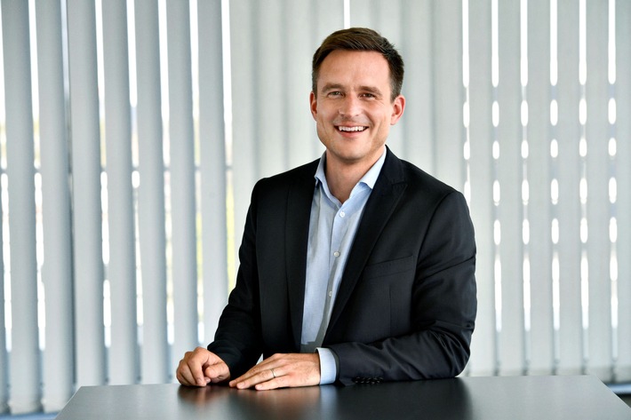 Vistaprint vertieft Design-Kompetenz / Akquisition von 99designs vereint talentierte freiberufliche Designer mit den renommierten Marketinglösungen für Kleinunternehmen von Vistaprint (FOTO)