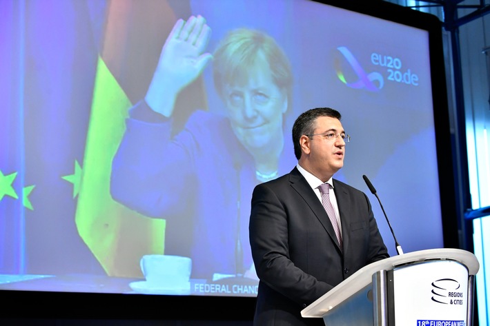 Botschaft der europäischen Regionen und Städte an Bundeskanzlerin Merkel: Nur gemeinsam können wir ein widerstandsfähigeres, demokratischeres, nachhaltigeres und menschlicheres Europa aufbauen (FOTO)