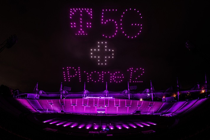 Drohnenshow als Bühne für Telekom 5G