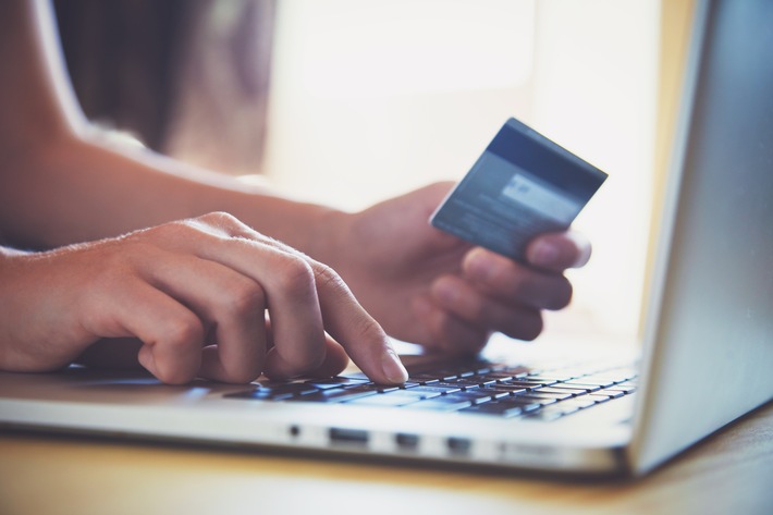 ING Deutschland und AXA starten mit neuen, digitalen Versicherungen (FOTO)