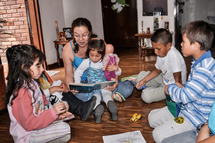Bücherheld:innen, die keinem Muster entsprechen / Zum Vorlesetag am 20. November empfehlen die SOS-Kinderdörfer Kinderbücher, die die Vielfalt der Welt widerspiegeln (FOTO)