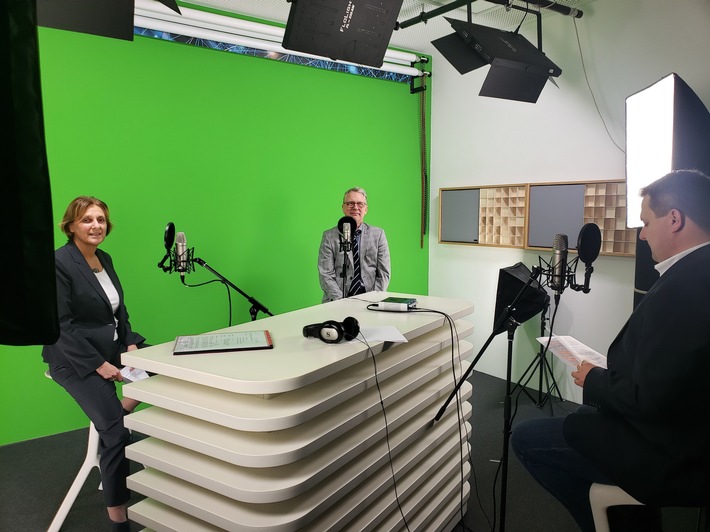 Neuer HPI-Wissenspodcast Neuland: Digitale Schule – wie geht das? (FOTO)