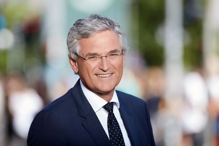 ZDF-Chefredakteur Peter Frey im journalist-Interview: „Digitale Besprechungen bringen alle mehr auf Augenhöhe.“ Die Jungen setzen vom eigenen Schreibtisch aus ihre eigenen Themen (FOTO)