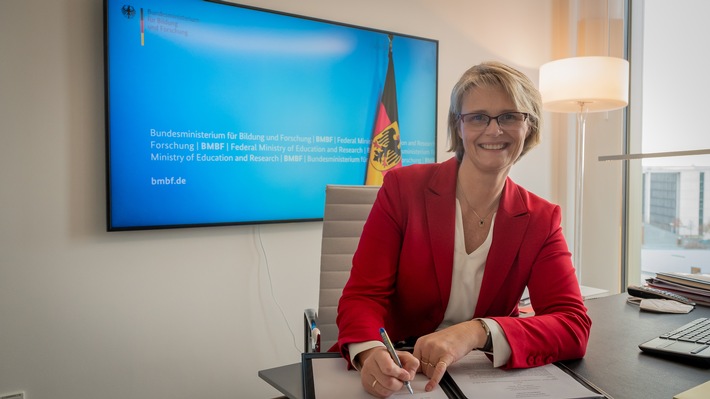 Karliczek: Bundesmittel für Lehrerlaptops können fließen (FOTO)