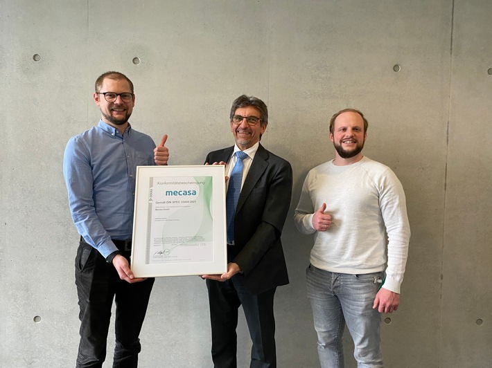 Nach Initiierung des DIN-Standards / DEKRA zertifiziert Mecasa als erstes Unternehmen in der häuslichen Pflege (FOTO)