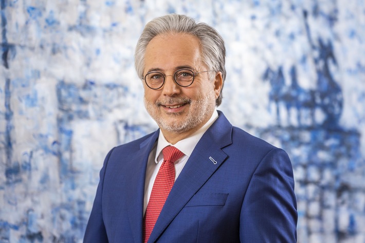 Hansjörg Schmidt-Kraepelin zum neuen Hauptgeschäftsführer der BG BAU gewählt (FOTO)