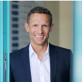 Dr. Mayr in Leonding – Nasenkorrektur, Brustvergrößerung, Fettabsaugung und Faltenkorrektur – plastischechirurgie-linz.at